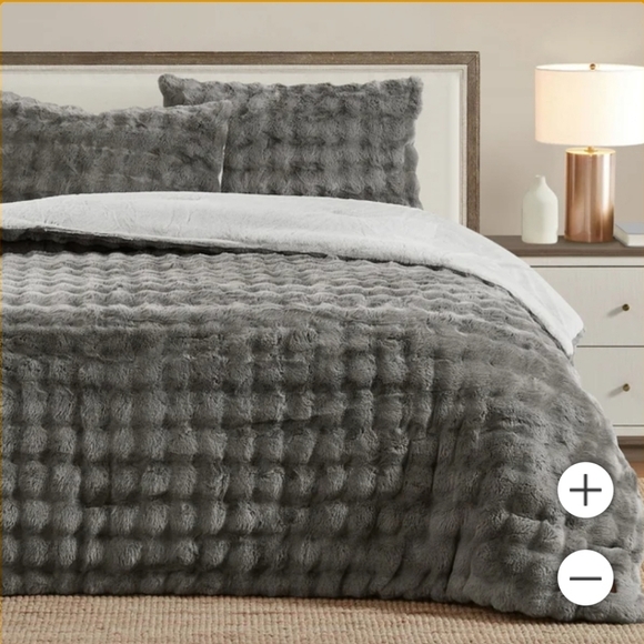 (5)Frye faux-fur 3piece comforter set - Picture 2 of 7
